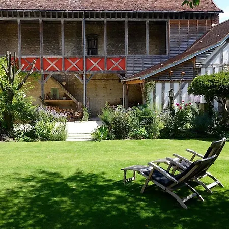 Le Jardin De La Cathedrale Bed and Breakfast 2*