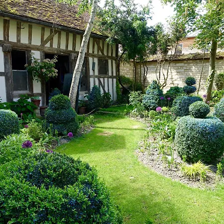 Le Jardin De La Cathedrale 2* Τρουά