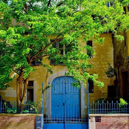 Le Jardin De La Cathedrale 2* Τρουά
