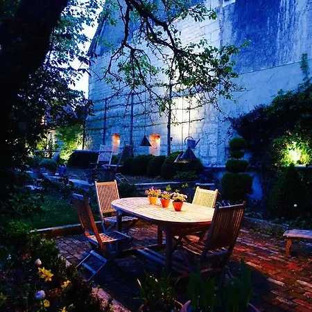 Le Jardin De La Cathedrale